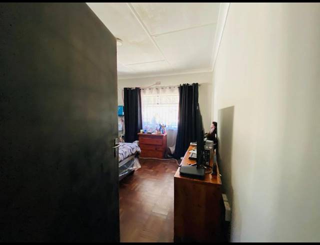 4 BEDROOM HOUSE FOR SALE IN KENSINGTON